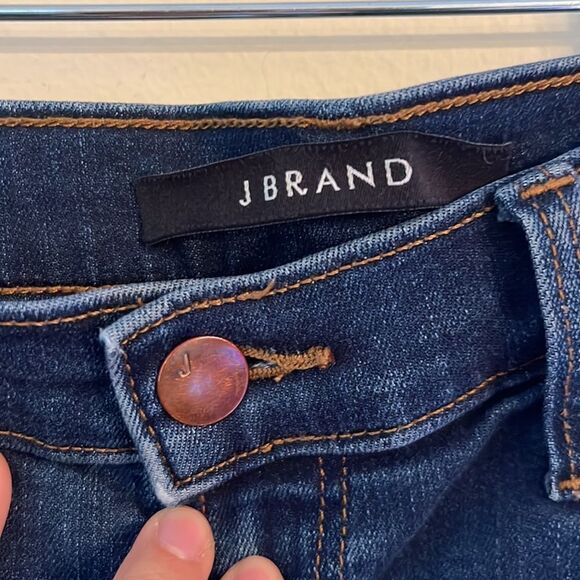J brand Skinny Blue Jean. - Picture 2 of 4